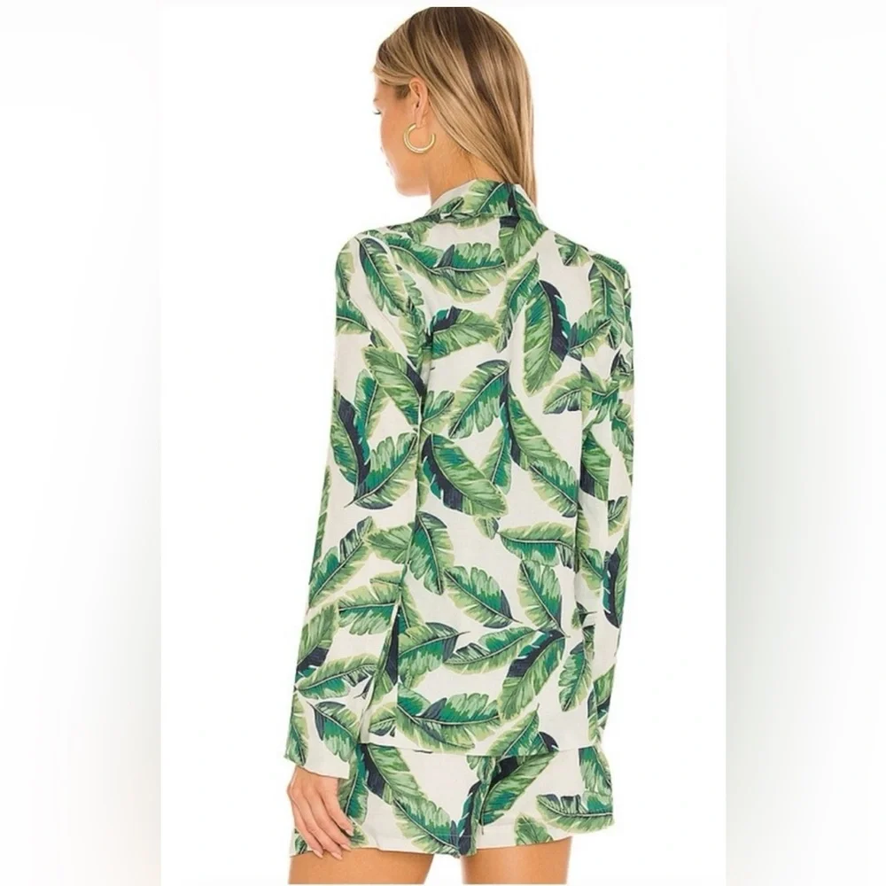 Amanda Uprichard Wallace Blazer XS & Wallace Short
XS in Beverly Print - Picture 2 of 5